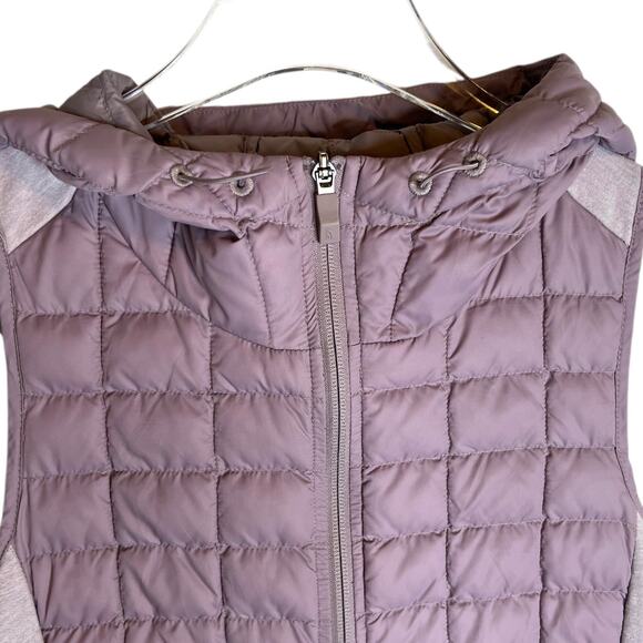 TNF Thermoball Quilted Insulated Hooded Softshell Vest in Purple Women's Small - Picture 2 of 15